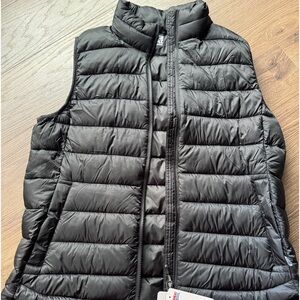 NWT 32 Degrees Heat Women BLACK Duck
Down Filled Puffer Zip Up Vest Large